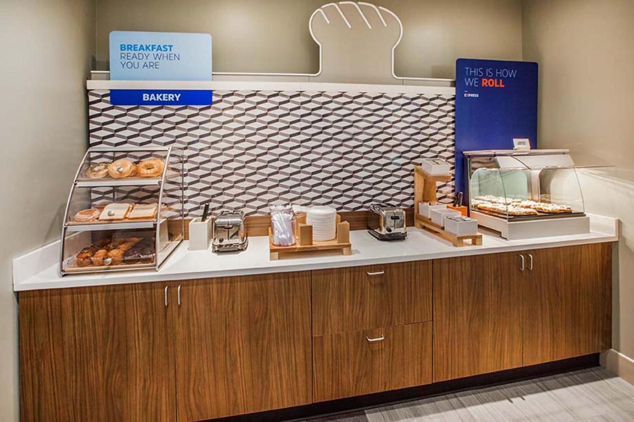 Holiday Inn Express Hotel & Suites Manteca By Ihg Exteriér fotografie