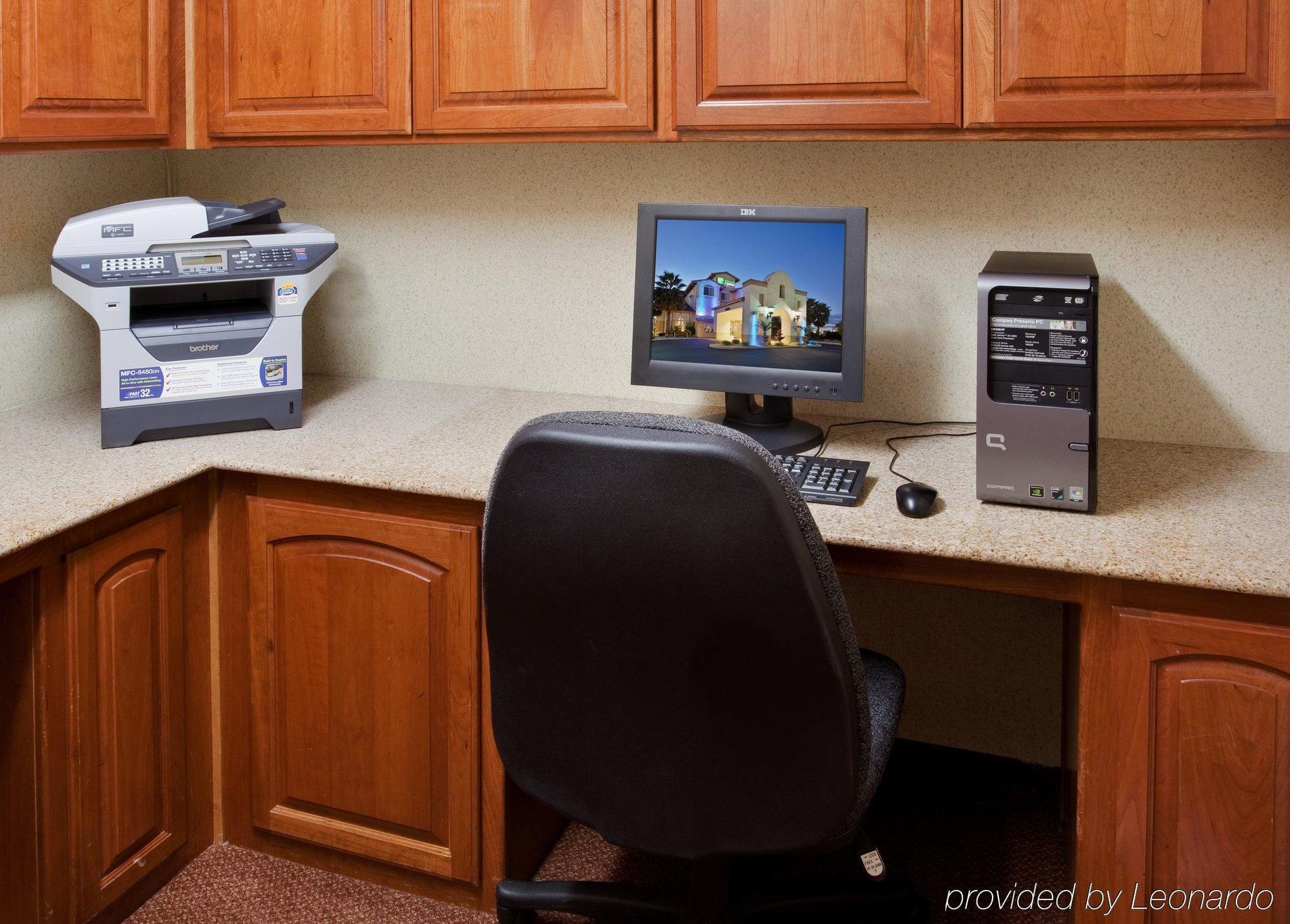 Holiday Inn Express Hotel & Suites Manteca By Ihg Exteriér fotografie