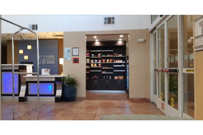 Holiday Inn Express Hotel & Suites Manteca By Ihg Exteriér fotografie