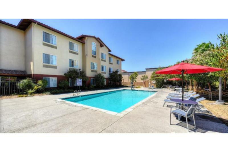 Holiday Inn Express Hotel & Suites Manteca By Ihg Exteriér fotografie