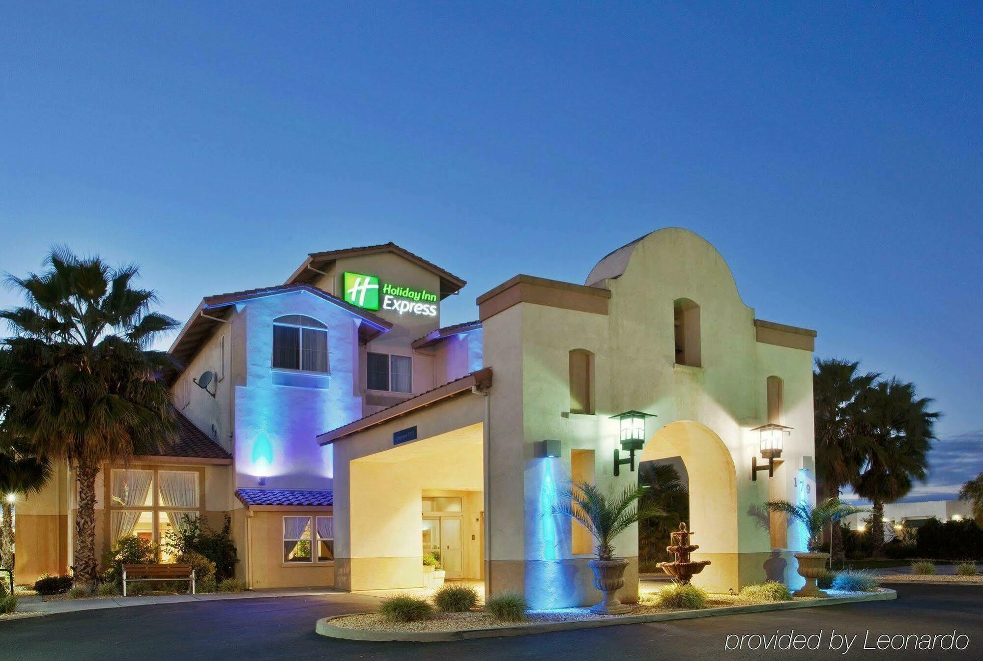 Holiday Inn Express Hotel & Suites Manteca By Ihg Exteriér fotografie