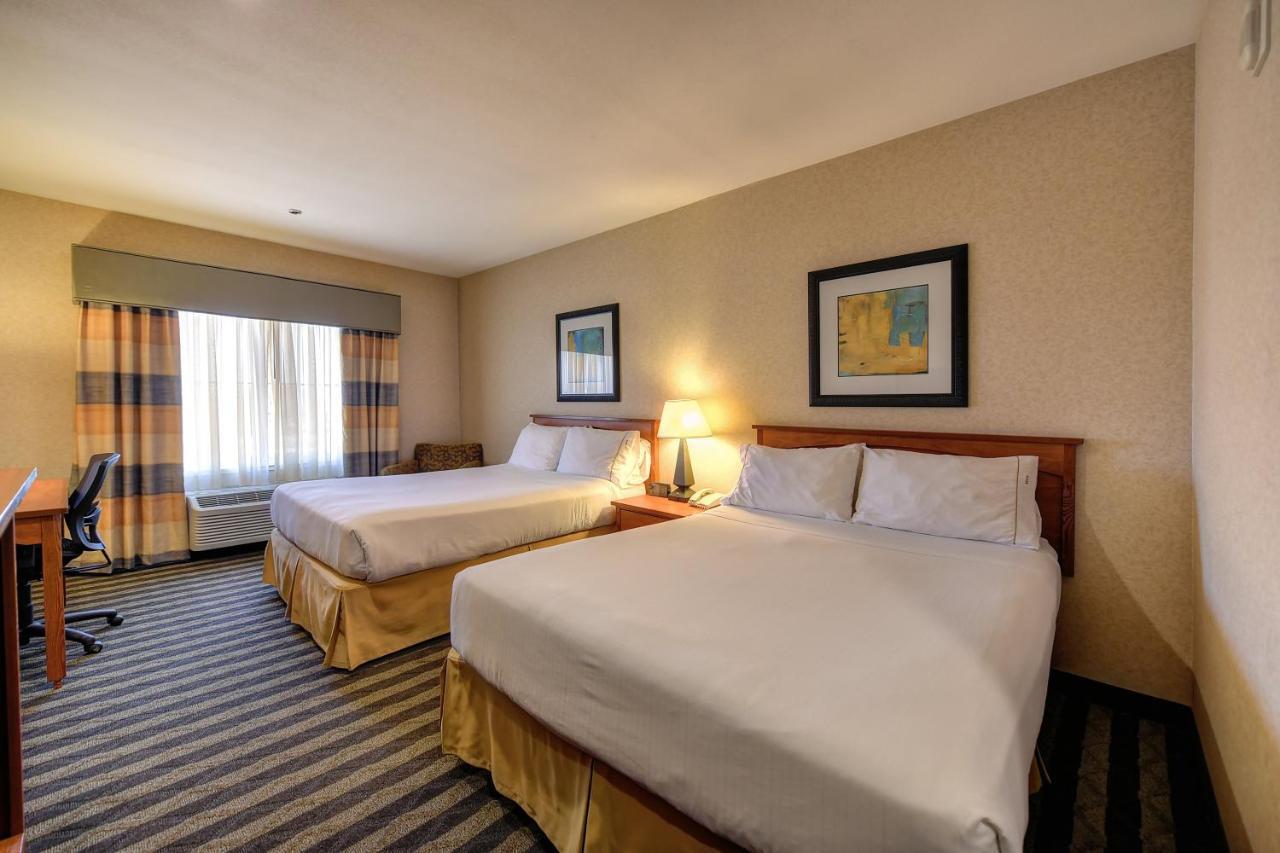 Holiday Inn Express Hotel & Suites Manteca By Ihg Exteriér fotografie