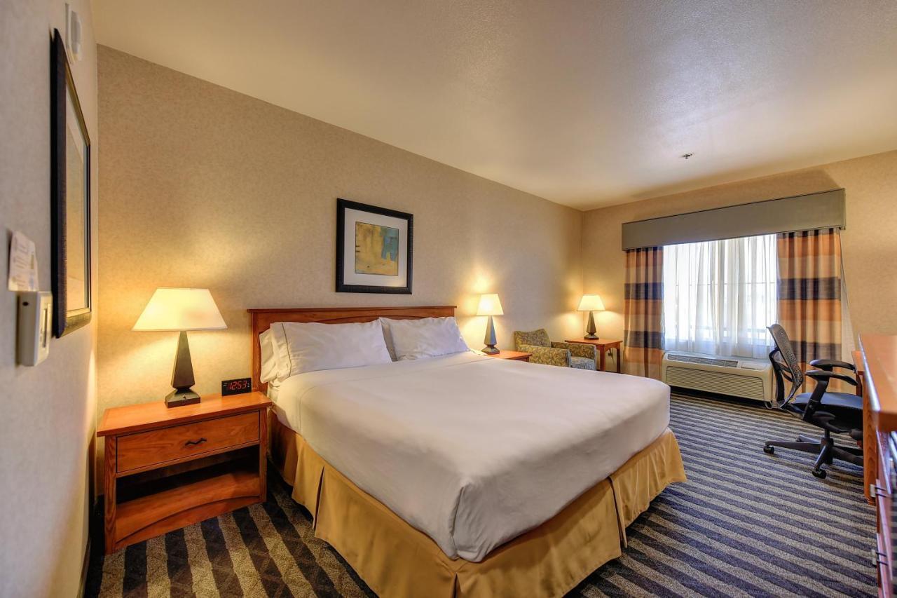 Holiday Inn Express Hotel & Suites Manteca By Ihg Exteriér fotografie