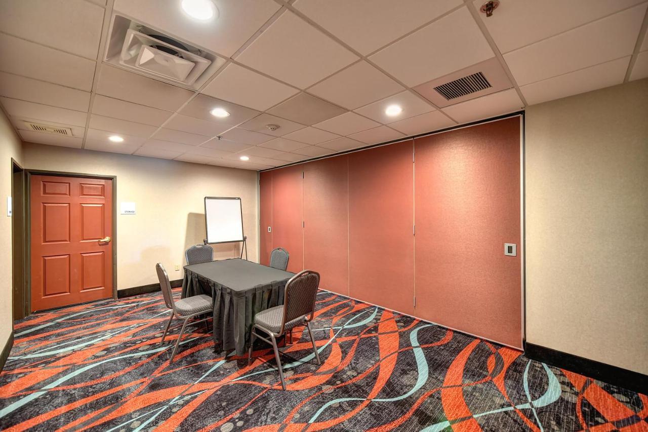 Holiday Inn Express Hotel & Suites Manteca By Ihg Exteriér fotografie