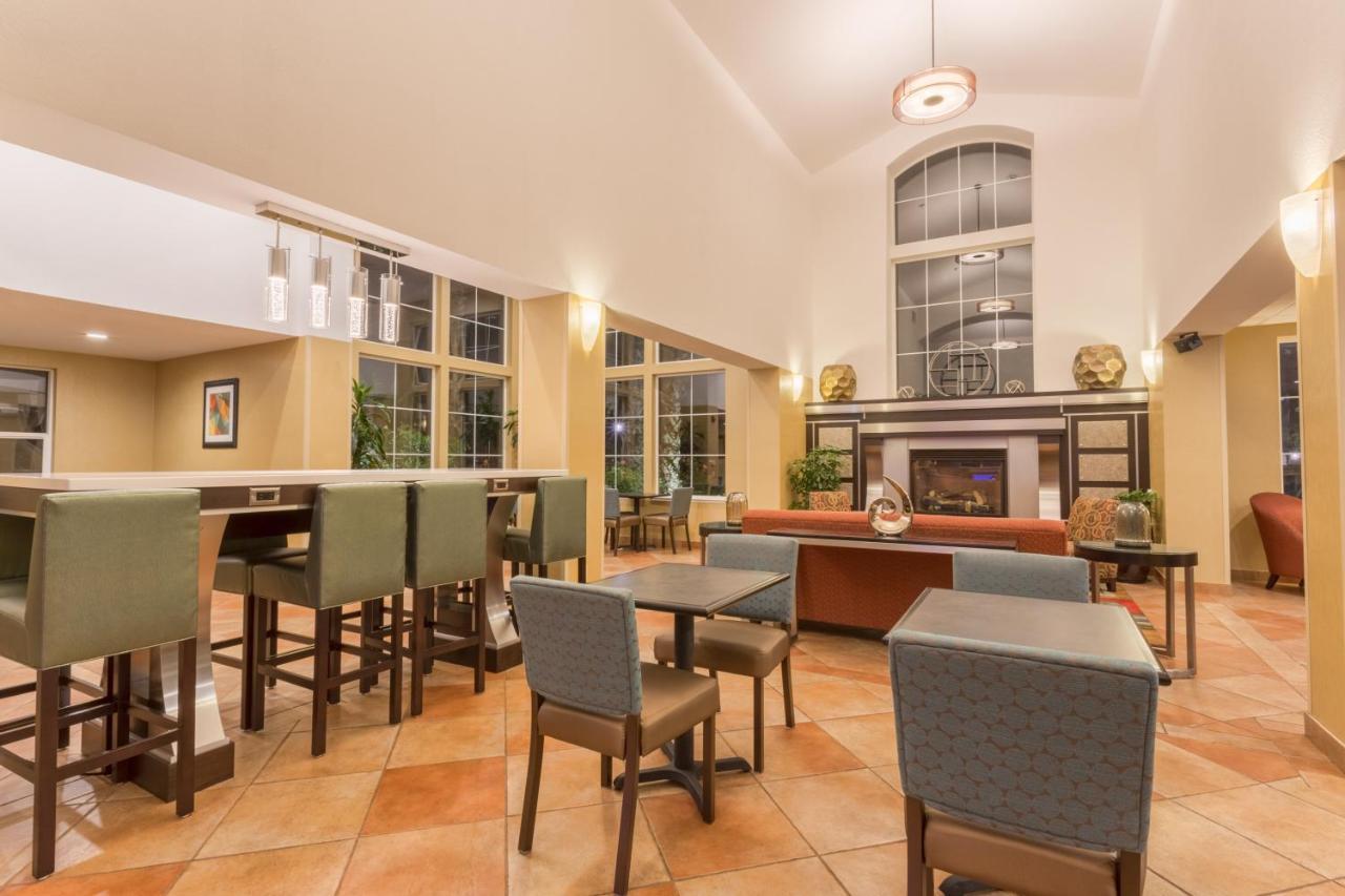 Holiday Inn Express Hotel & Suites Manteca By Ihg Exteriér fotografie
