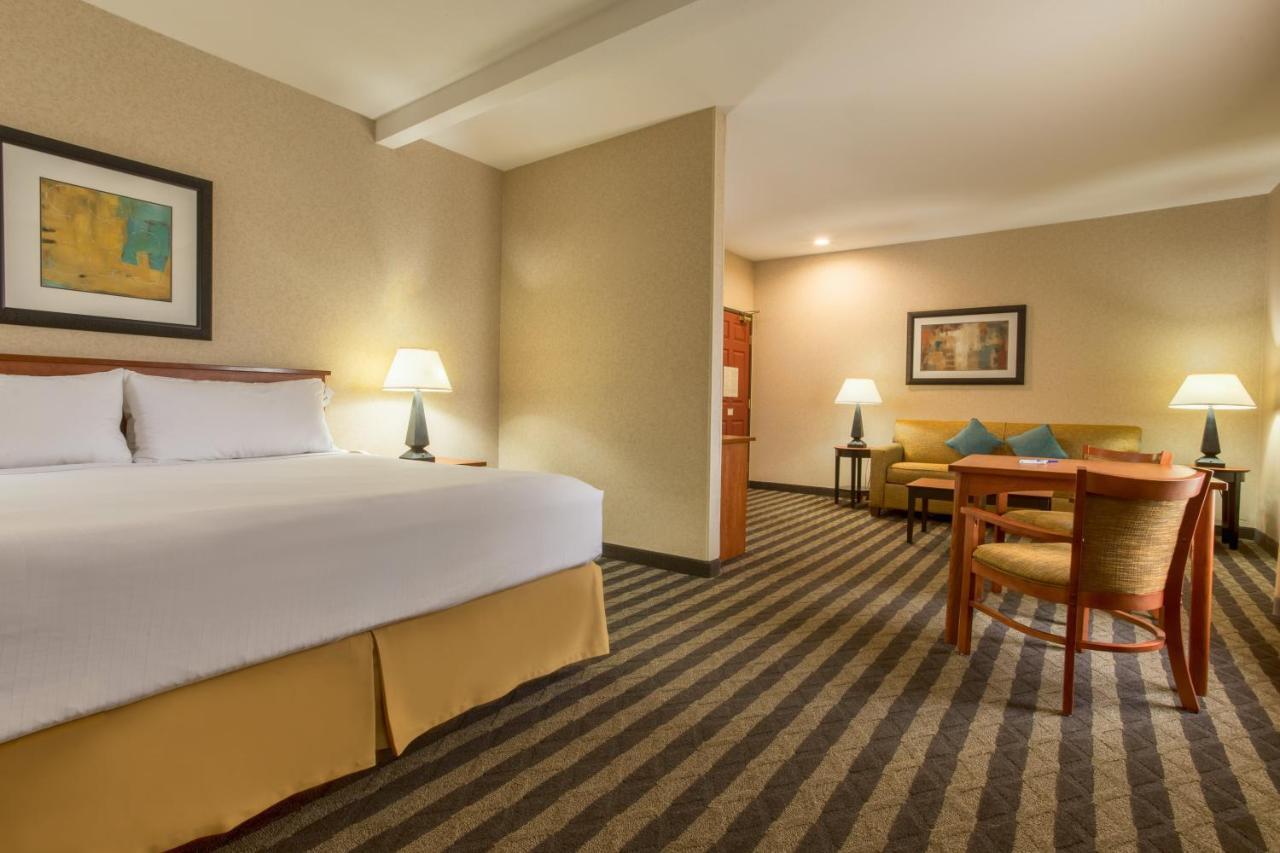Holiday Inn Express Hotel & Suites Manteca By Ihg Exteriér fotografie
