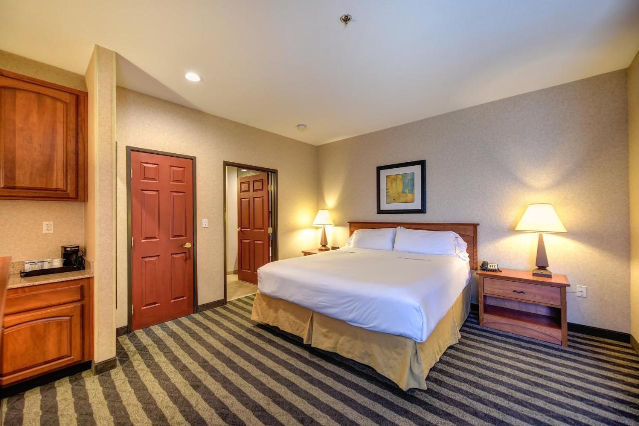 Holiday Inn Express Hotel & Suites Manteca By Ihg Exteriér fotografie
