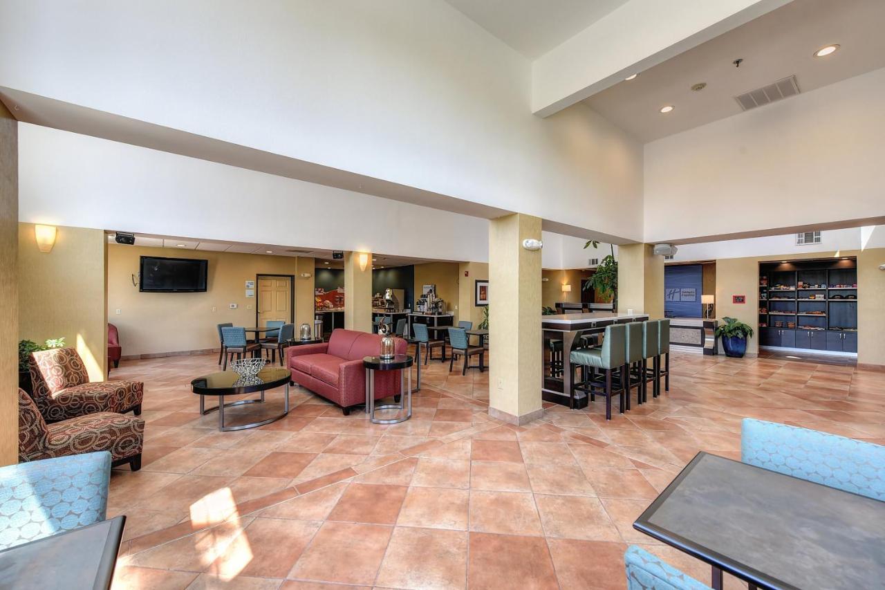 Holiday Inn Express Hotel & Suites Manteca By Ihg Exteriér fotografie