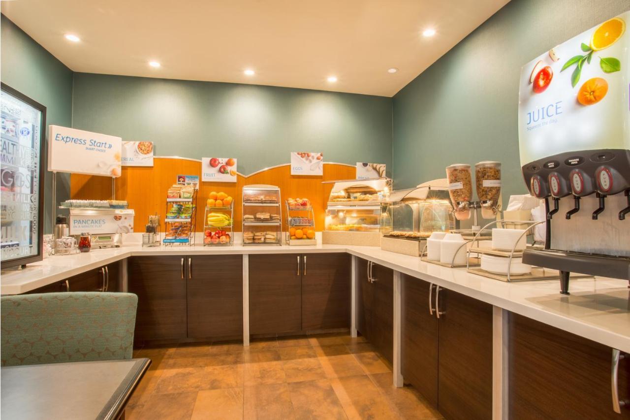 Holiday Inn Express Hotel & Suites Manteca By Ihg Exteriér fotografie